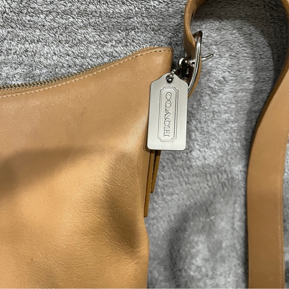 Vintage coach 9326 slim legacy hobo duffle tan crossbody - Picture 2 of 12